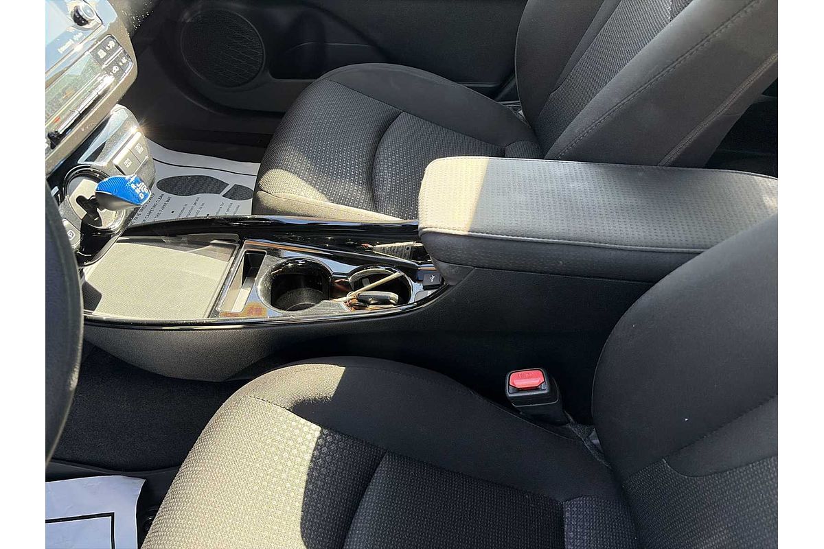 2022 Toyota Prius LE