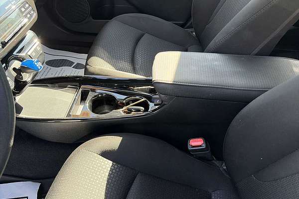 2022 Toyota Prius LE