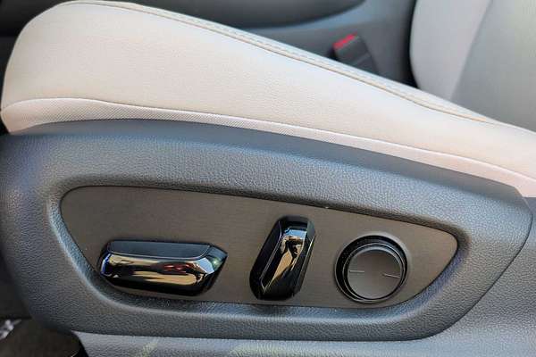 2023 Lexus UX F SPORT Design