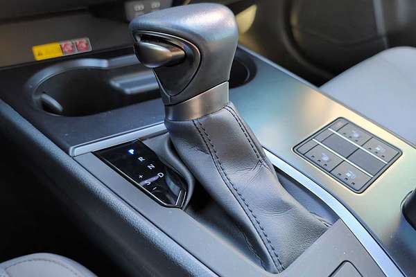 2023 Lexus UX F SPORT Design