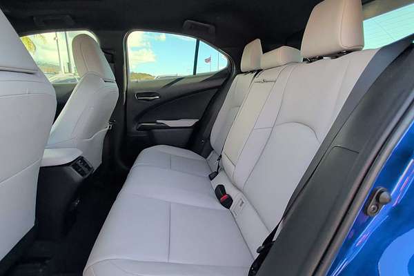 2023 Lexus UX F SPORT Design