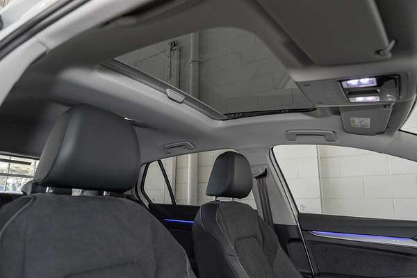 2025 Volkswagen Golf 110TSI Style 8.5