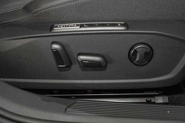 2025 Volkswagen Golf 110TSI Style 8.5