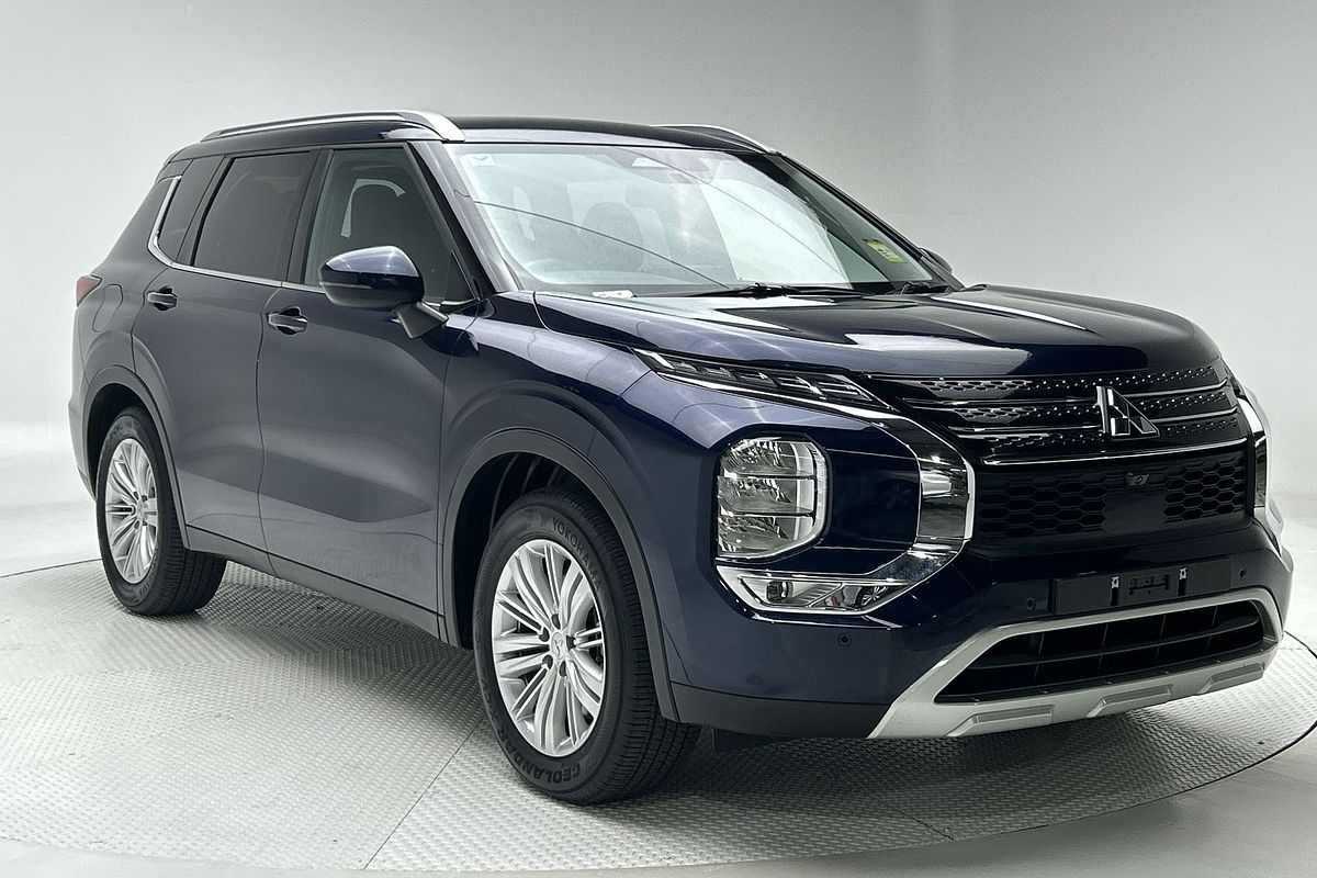 2024 Mitsubishi Outlander LS ZM