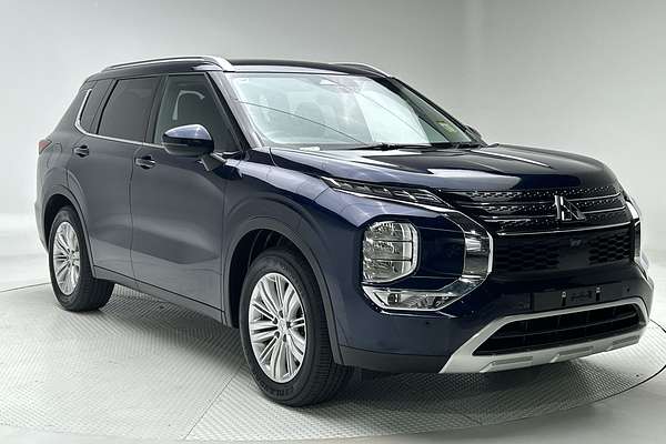 2024 Mitsubishi Outlander LS ZM