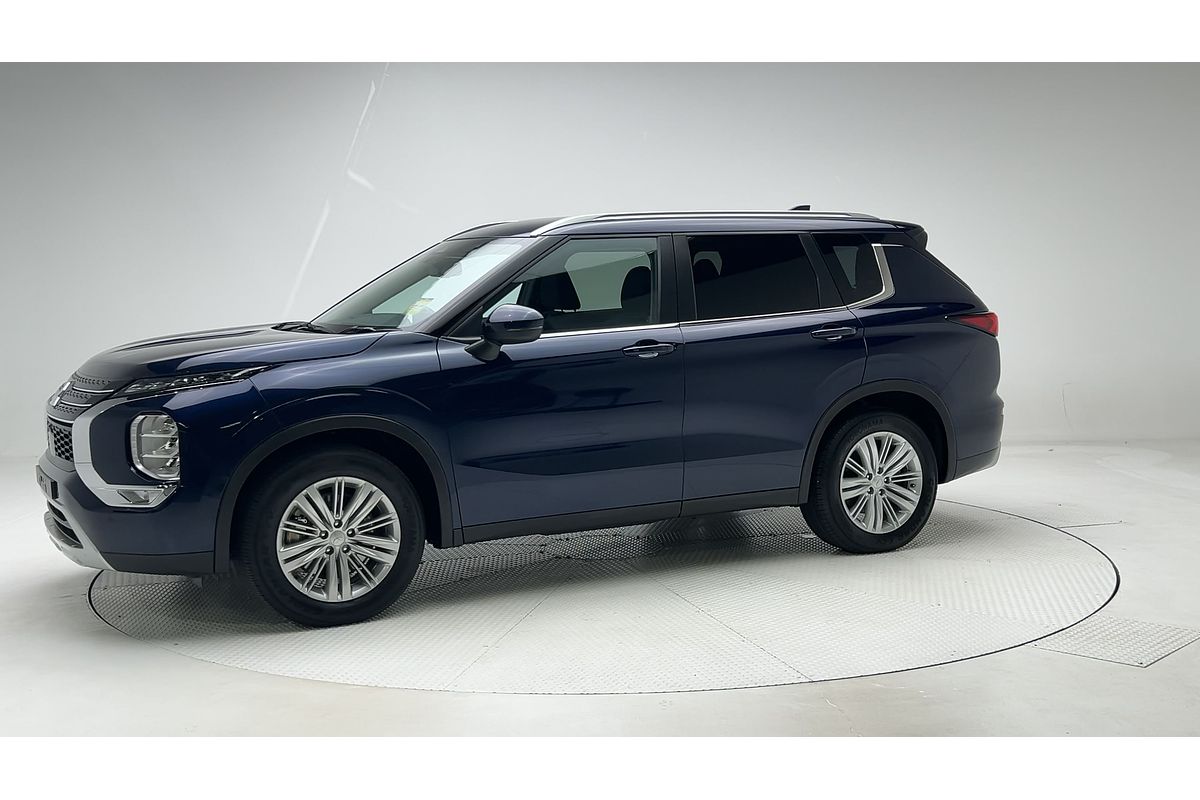 2024 Mitsubishi Outlander LS ZM