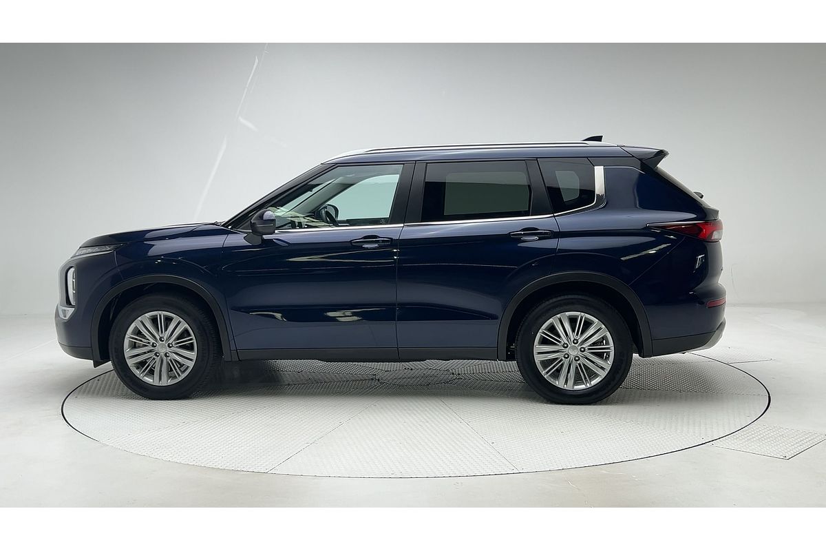 2024 Mitsubishi Outlander LS ZM