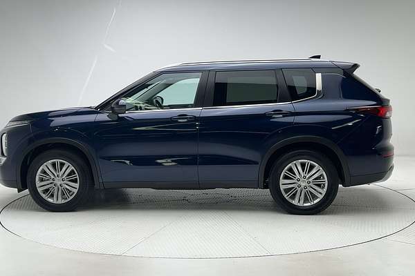 2024 Mitsubishi Outlander LS ZM