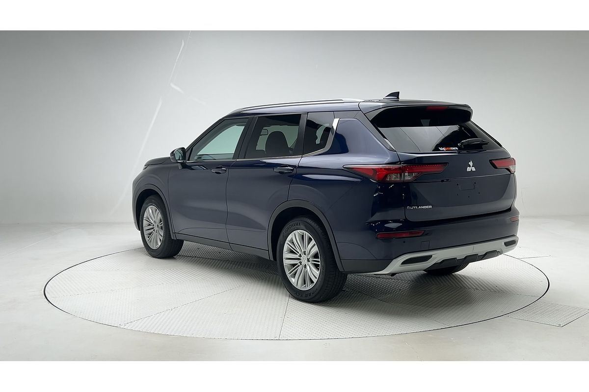2024 Mitsubishi Outlander LS ZM