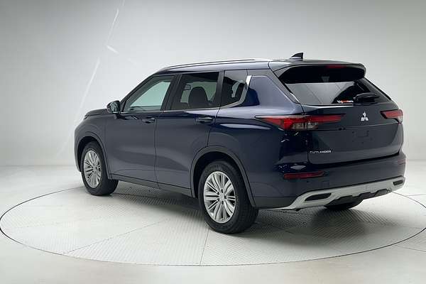 2024 Mitsubishi Outlander LS ZM