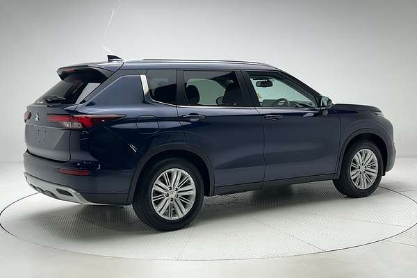 2024 Mitsubishi Outlander LS ZM