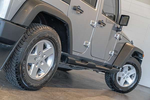 2013 Jeep Wrangler Unlimited Sport JK