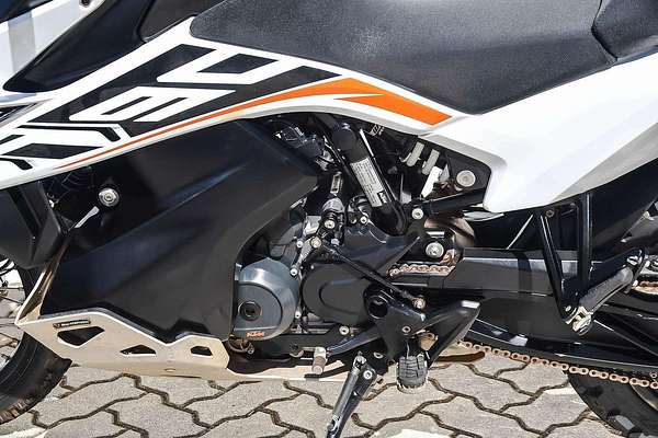 2019 KTM 790
