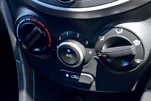 2018 Hyundai Accent Sport RB6