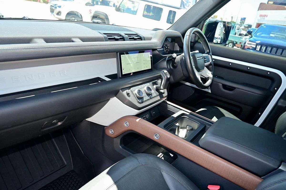 2020 Land Rover Defender 110 P400 SE L663