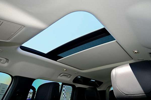 2020 Land Rover Defender 110 P400 SE L663