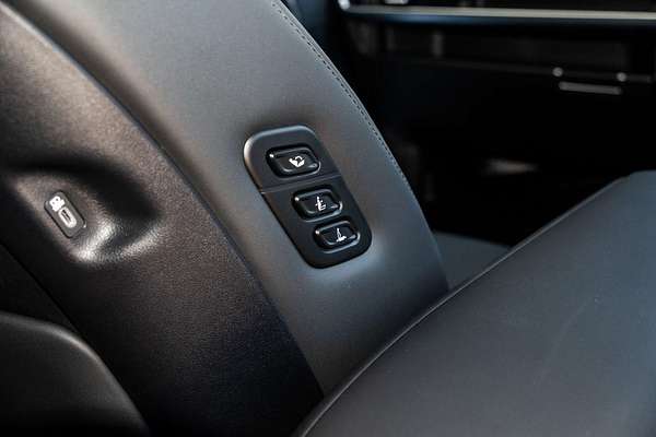 2025 Hyundai IONIQ 9 Calligraphy ME.V1