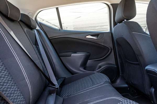 2018 Holden Astra R BK