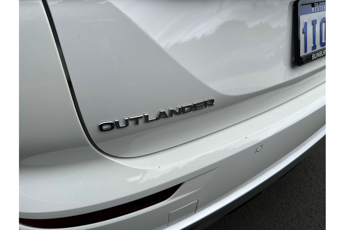 2024 Mitsubishi Outlander LS ZM