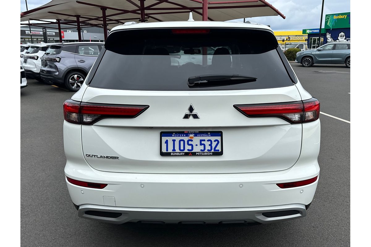 2024 Mitsubishi Outlander LS ZM