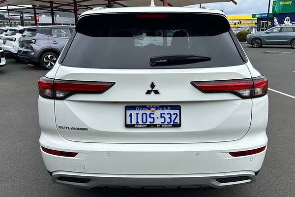 2024 Mitsubishi Outlander LS ZM