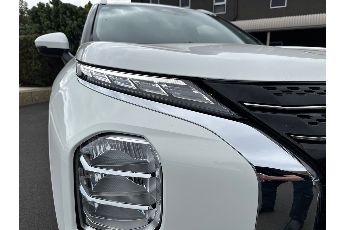 2024 Mitsubishi Outlander LS ZM