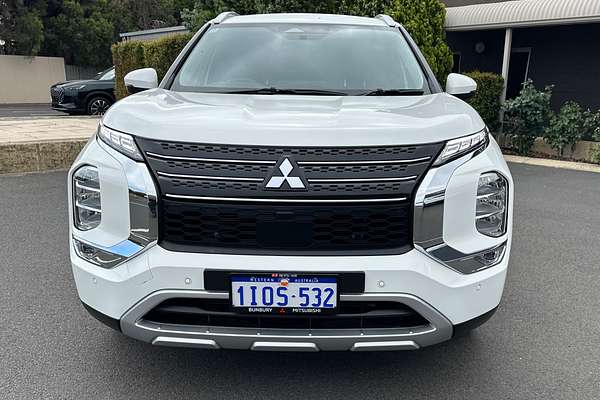 2024 Mitsubishi Outlander LS ZM