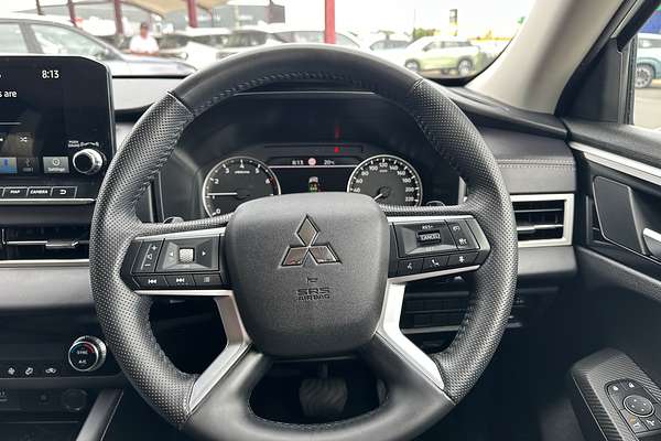 2024 Mitsubishi Outlander LS ZM