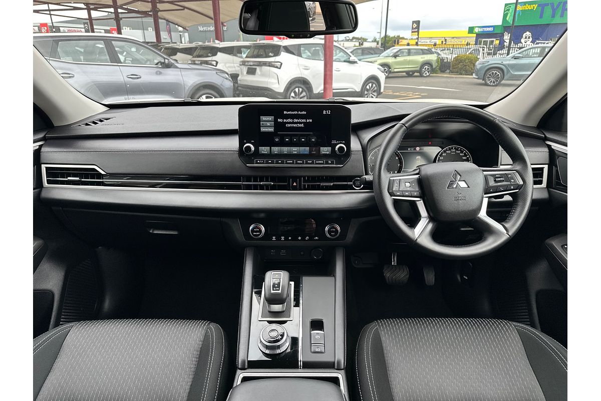 2024 Mitsubishi Outlander LS ZM