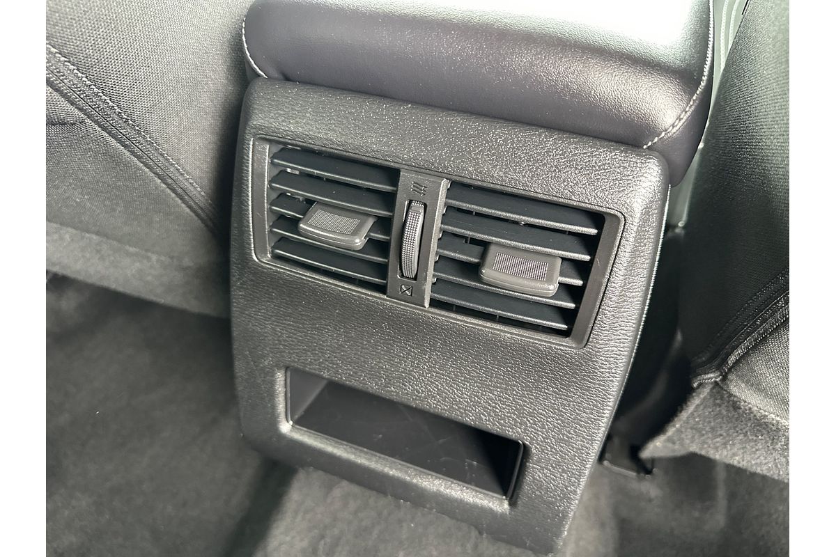 2024 Mitsubishi Outlander LS ZM