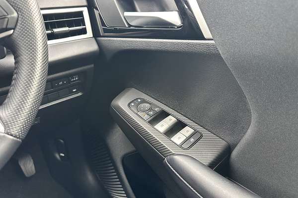 2024 Mitsubishi Outlander LS ZM