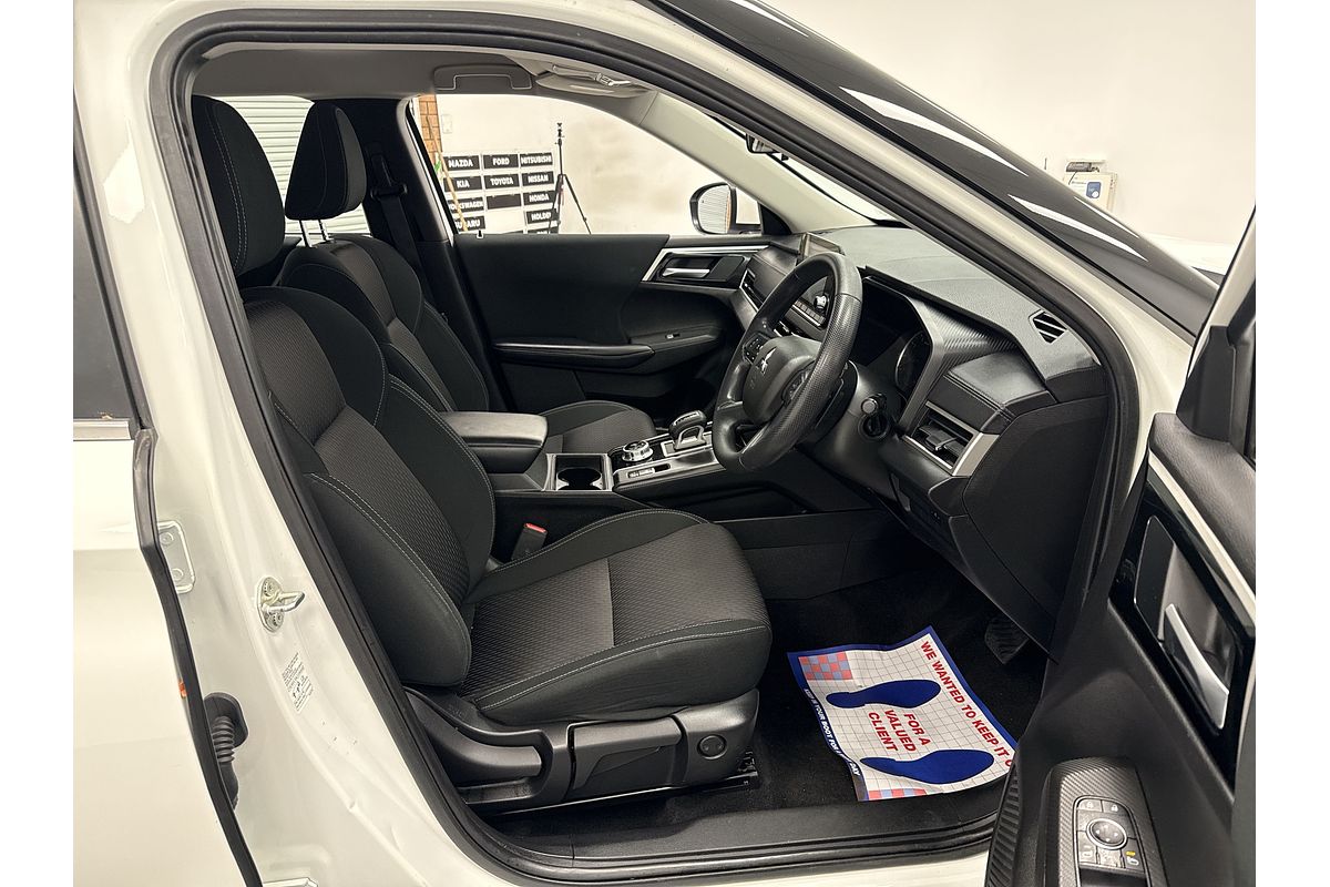 2023 Mitsubishi Outlander ES ZM