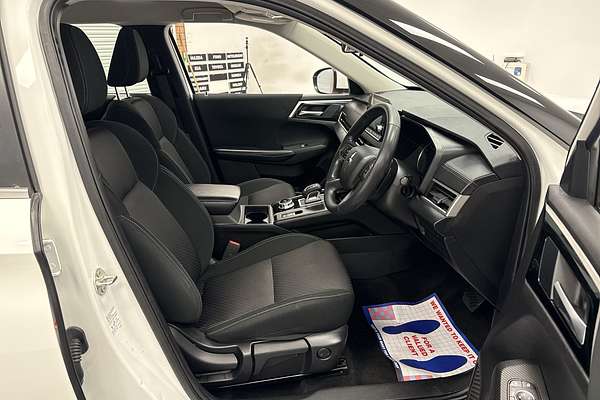 2023 Mitsubishi Outlander ES ZM