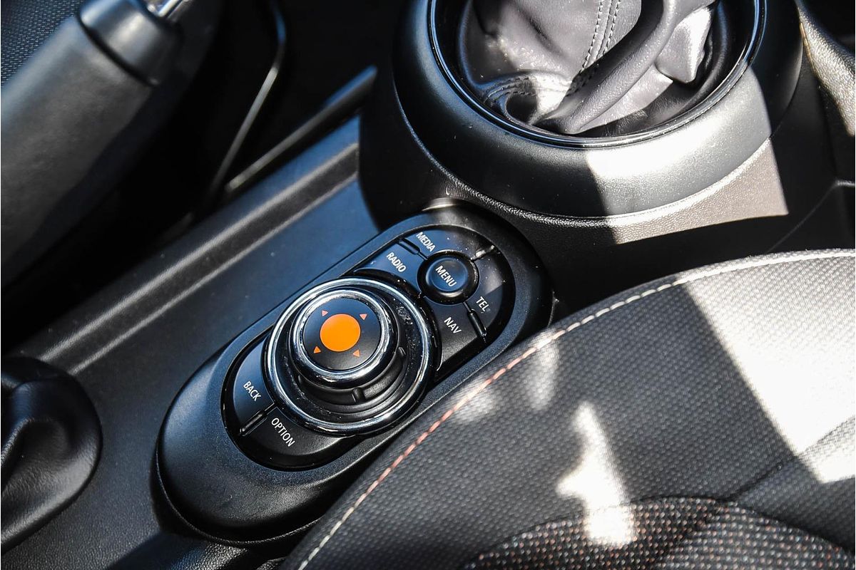 2017 MINI Hatch Cooper F56