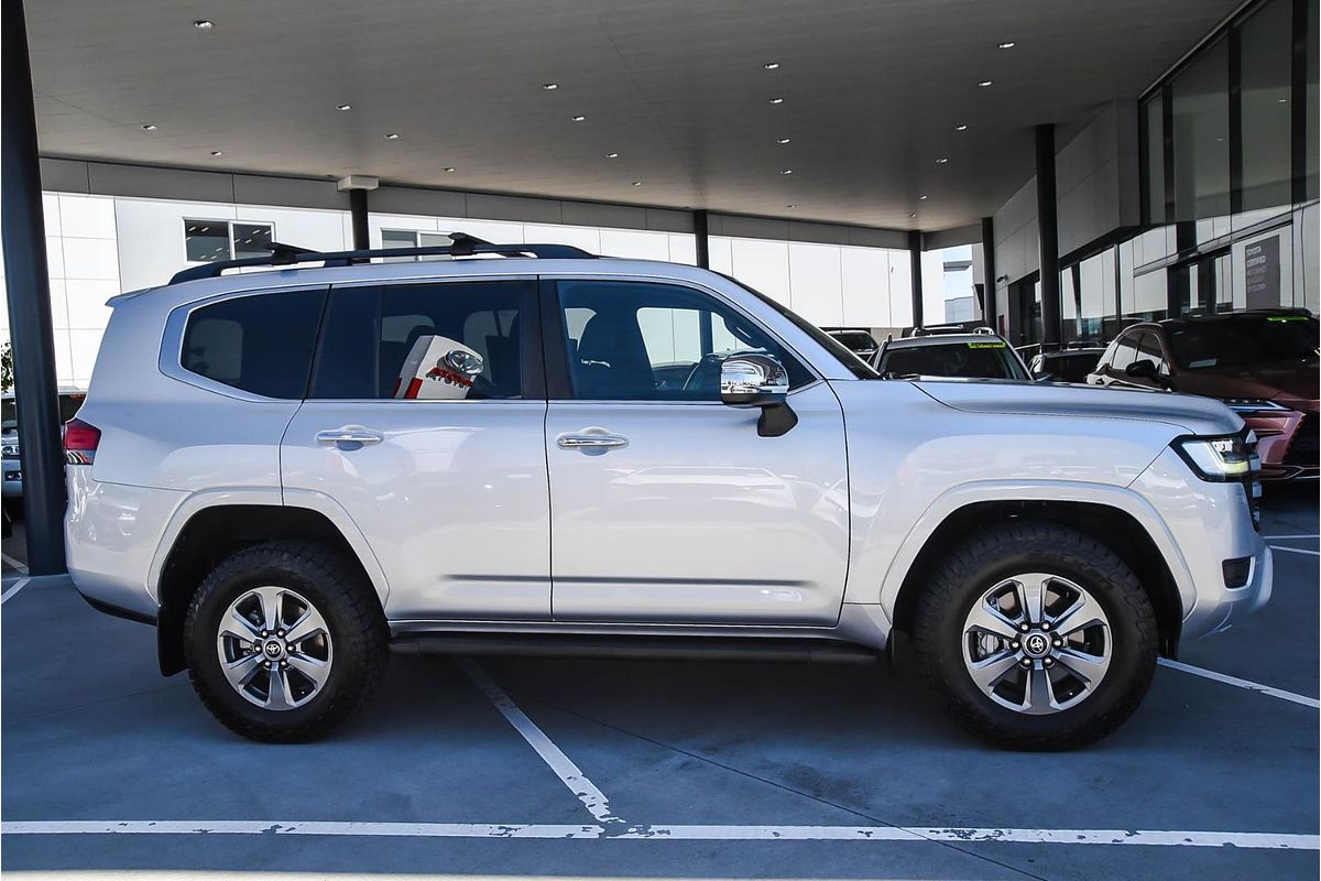 2022 Toyota LANDCRUISER LC300 SAHARA (4x4) FJA300R