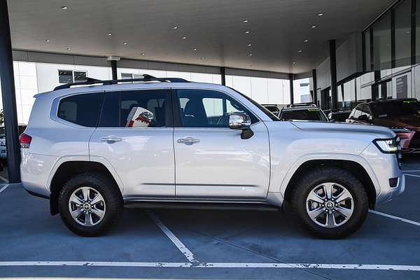 2022 Toyota LANDCRUISER LC300 SAHARA (4x4) FJA300R
