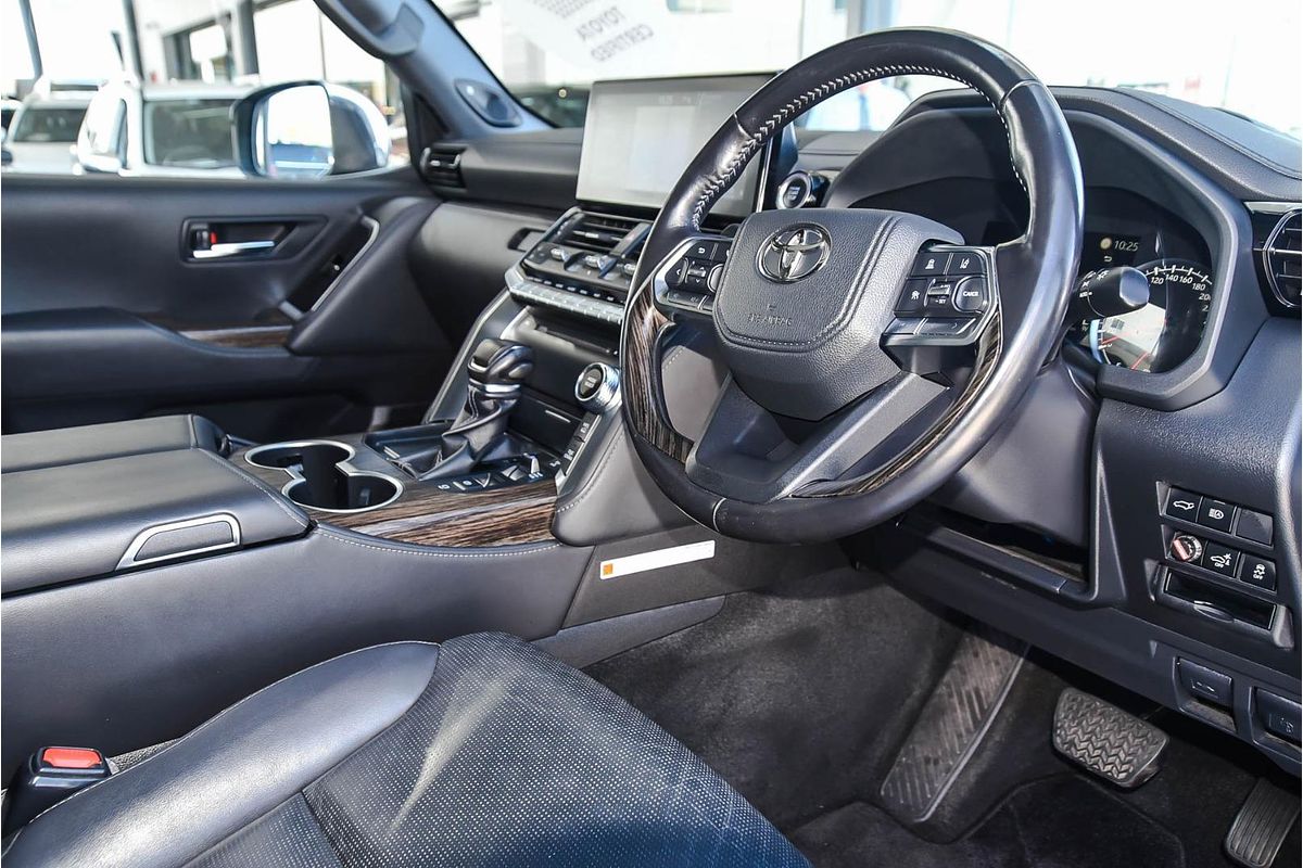 2022 Toyota LANDCRUISER LC300 SAHARA (4x4) FJA300R