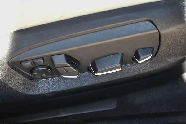 2013 BMW 5 Series 530d F07