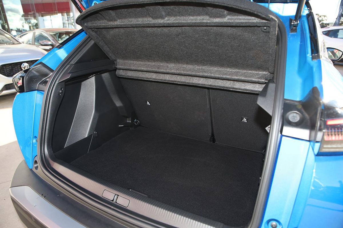 2023 Peugeot 2008 GT P24