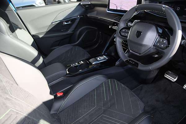 2023 Peugeot 2008 GT P24