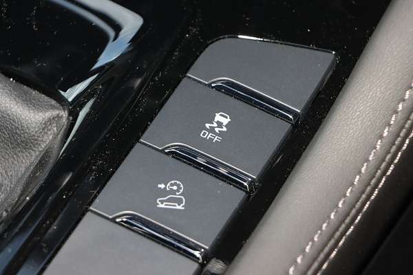 2025 Isuzu MU-X X-TERRAIN