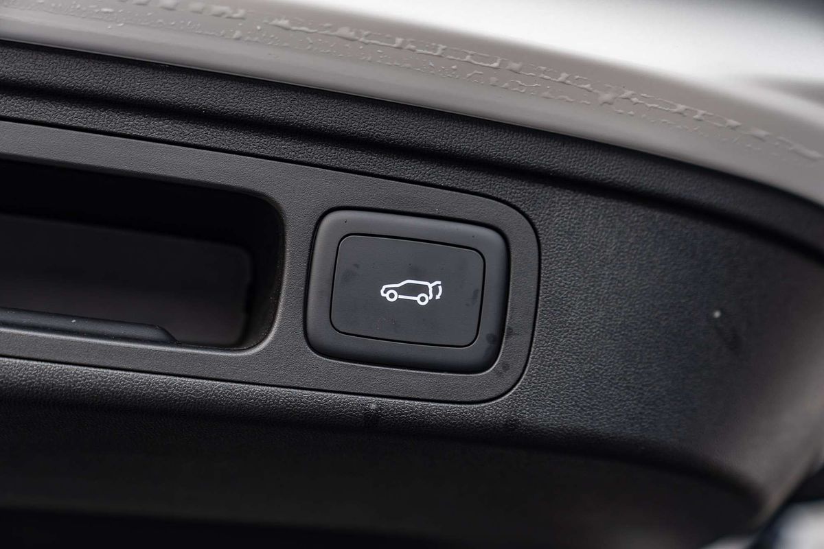 2025 MG HS Hybrid+ Essence AS33H