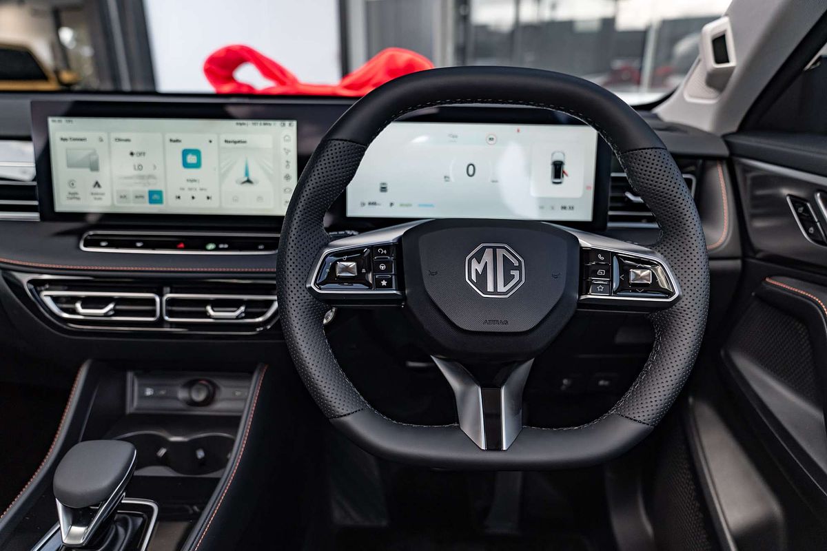 2025 MG HS Hybrid+ Essence AS33H