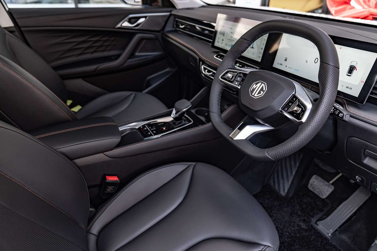 2025 MG HS Hybrid+ Essence AS33H