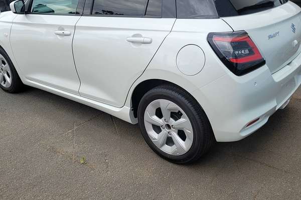 2024 Suzuki Swift Hybrid Plus UZ