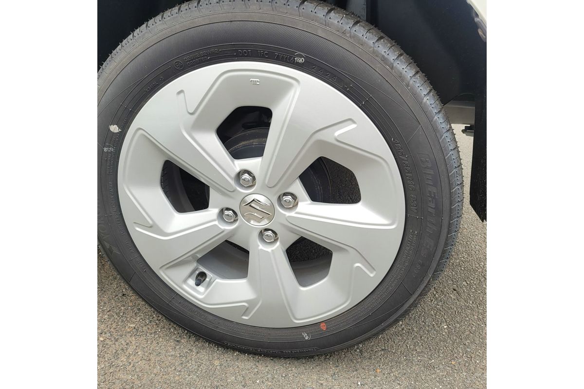 2024 Suzuki Swift Hybrid Plus UZ