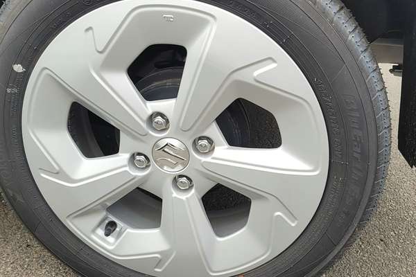 2024 Suzuki Swift Hybrid Plus UZ