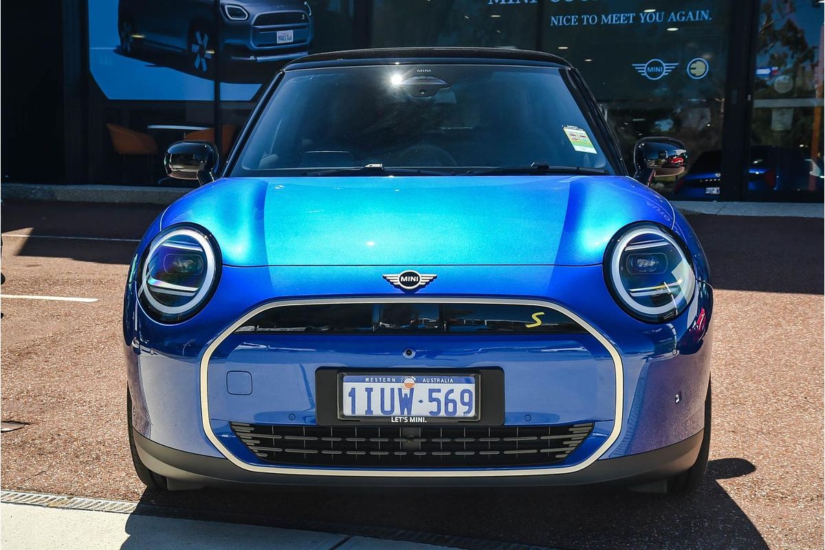 2025 MINI Cooper SE Favoured J01
