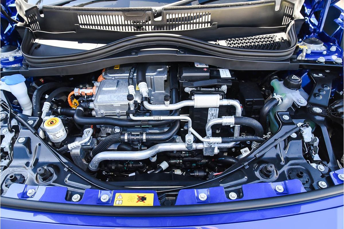 2025 MINI Cooper SE Favoured J01