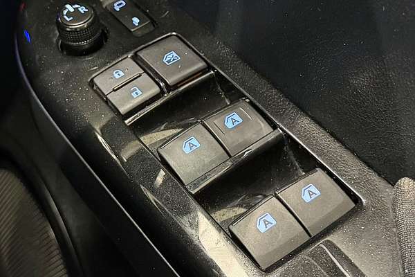 2017 Toyota Hilux SR5 GUN126R 4X4